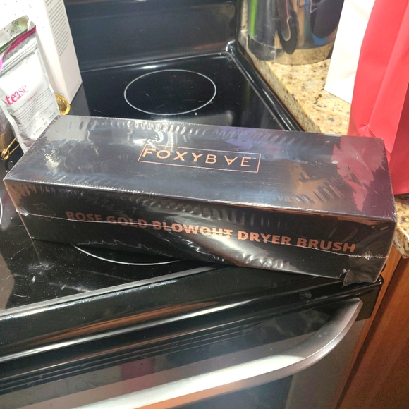 FoxyRae Rose Gold Straightening Brush - Picture 12 of 12